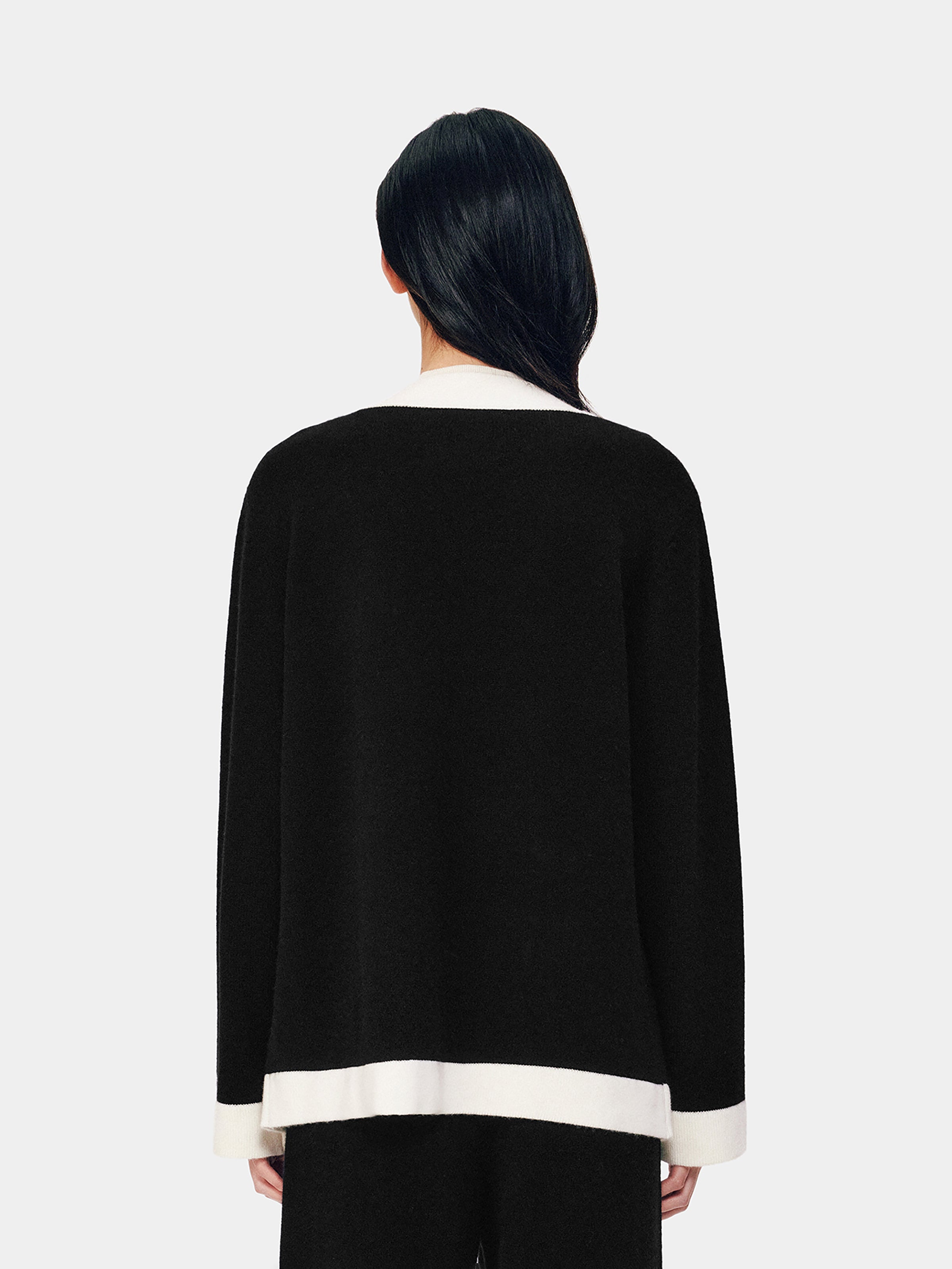 "Hello Kitty" Wool Cashmere Blend Cardigan – Black & White