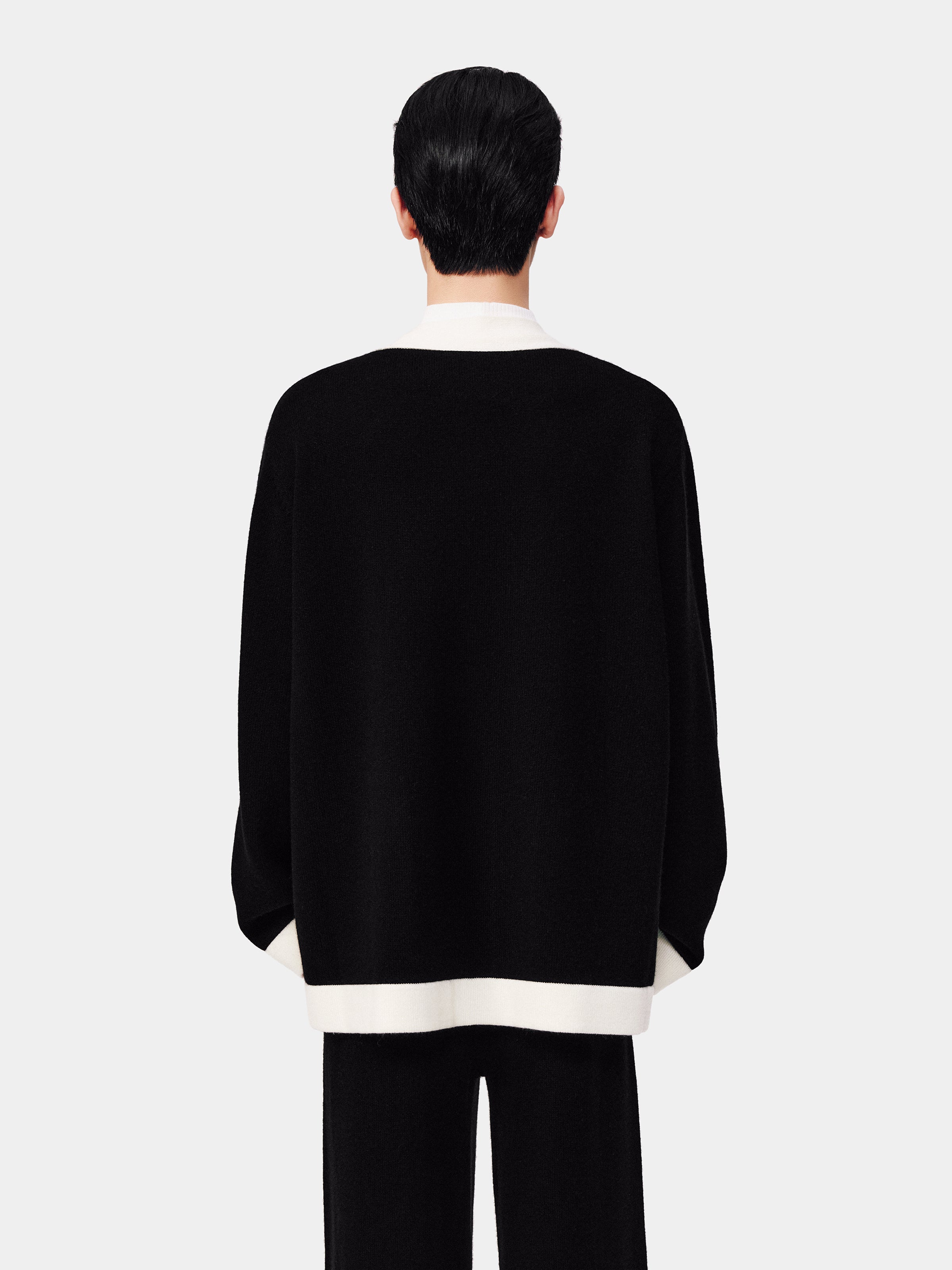 "Hello Kitty" Wool Cashmere Blend Cardigan – Black & White