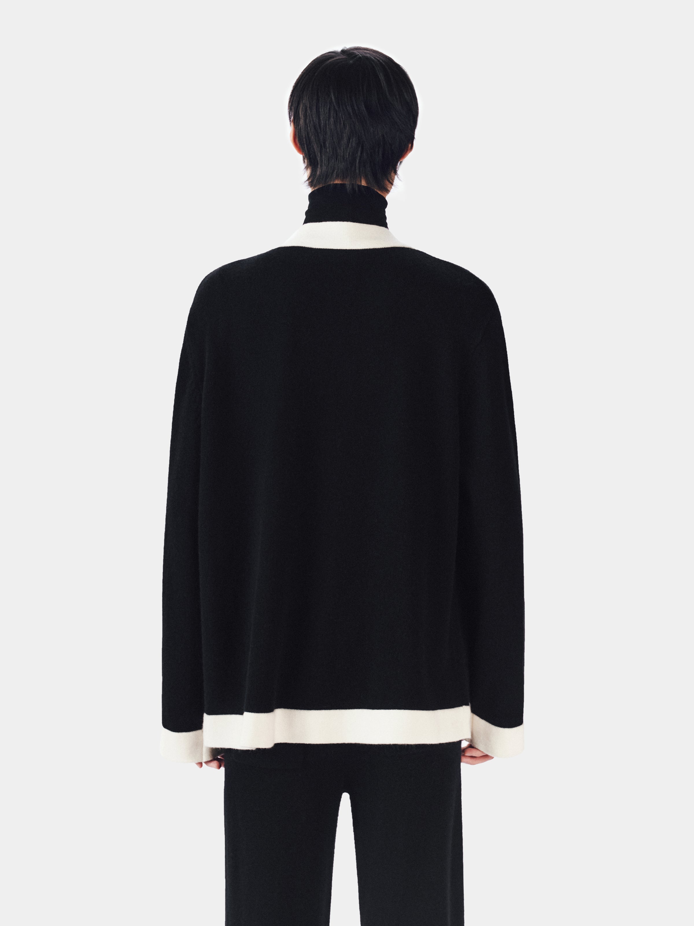 "Hello Kitty" Wool Cashmere Blend Cardigan – Black & White