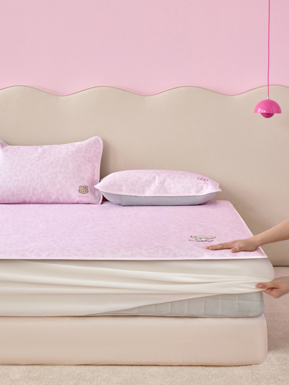 "Hello Kitty" Cooling Mat Set – Pink Leopard