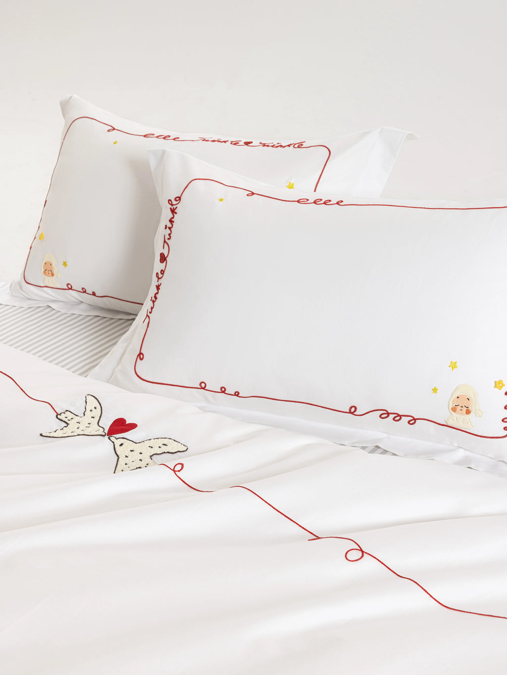 "tbh × TWINKLE TWINKLE" Embroidered Cotton Satin Bedding Set – Manuscript of Love