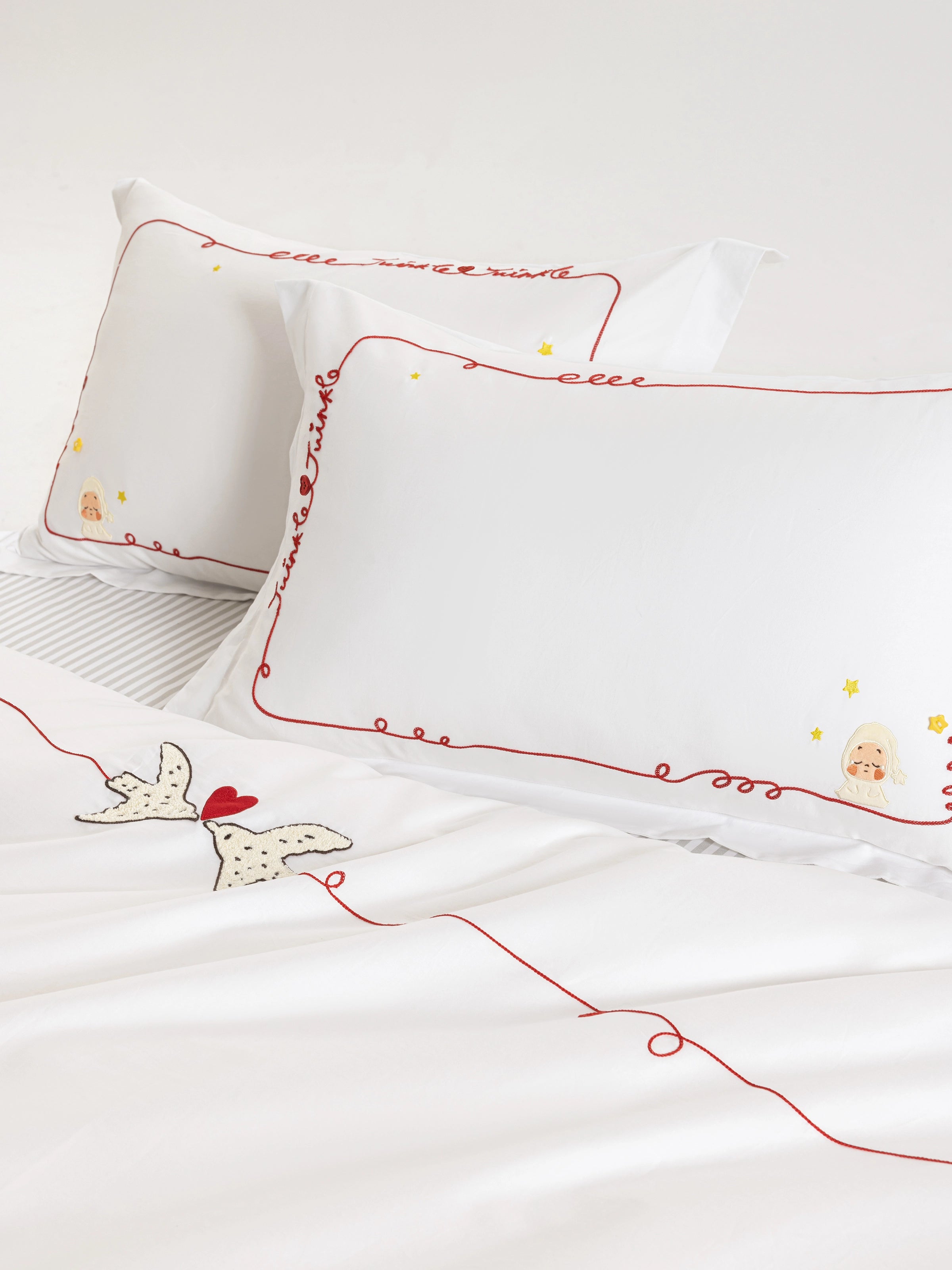 "tbh × TWINKLE TWINKLE" Embroidered Cotton Satin Bedding Set – Manuscript of Love
