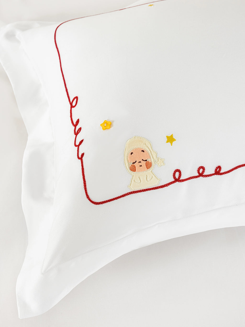 "tbh × TWINKLE TWINKLE" Embroidered Cotton Satin Bedding Set – Manuscript of Love
