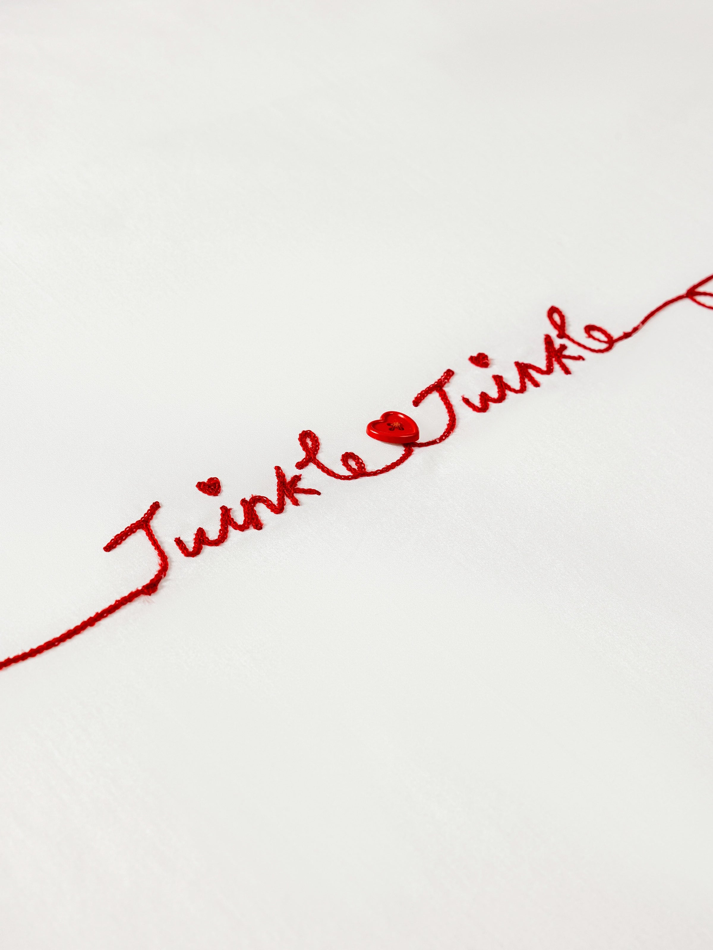 "tbh × TWINKLE TWINKLE" Embroidered Cotton Satin Bedding Set – Manuscript of Love