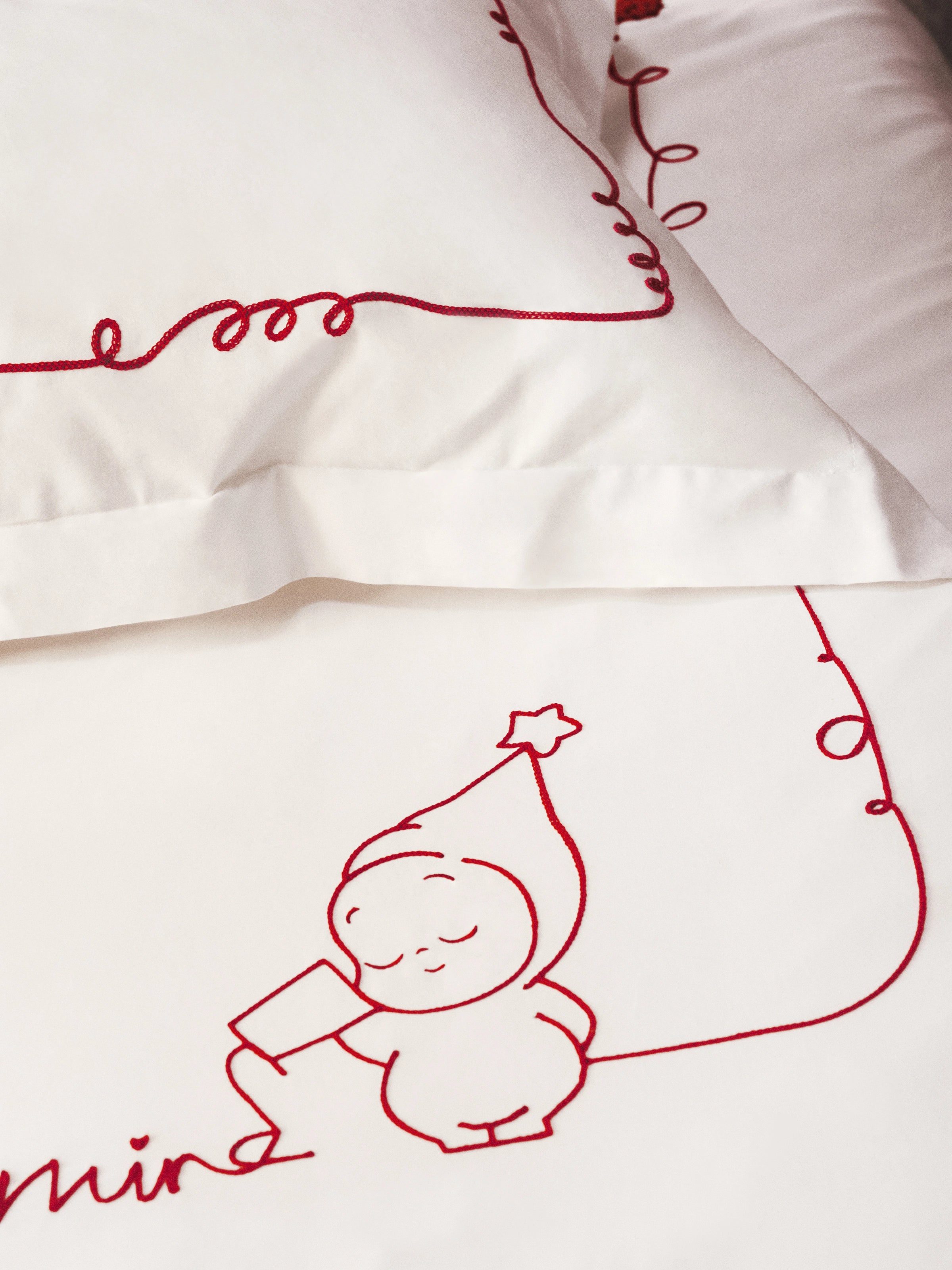 "tbh × TWINKLE TWINKLE" Embroidered Cotton Satin Bedding Set – Manuscript of Love