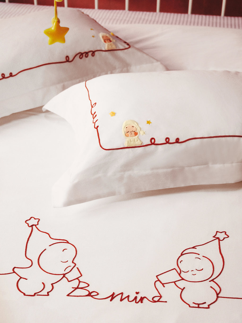 "tbh × TWINKLE TWINKLE" Embroidered Cotton Satin Bedding Set – Manuscript of Love