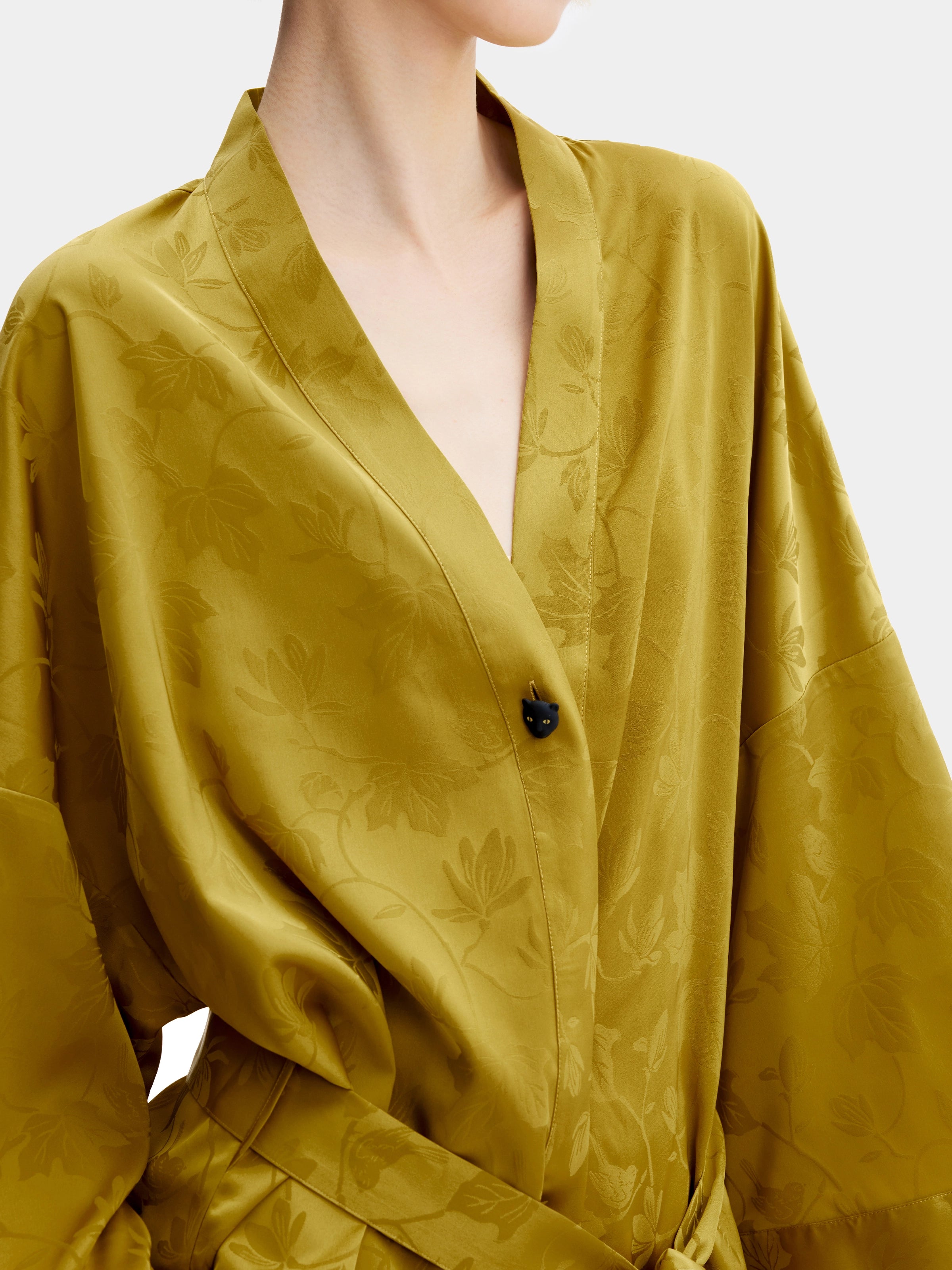 "Urban Jungle" Black Panther Satin Jacquard Loungewear Set Robe & Pants – Dark Gold