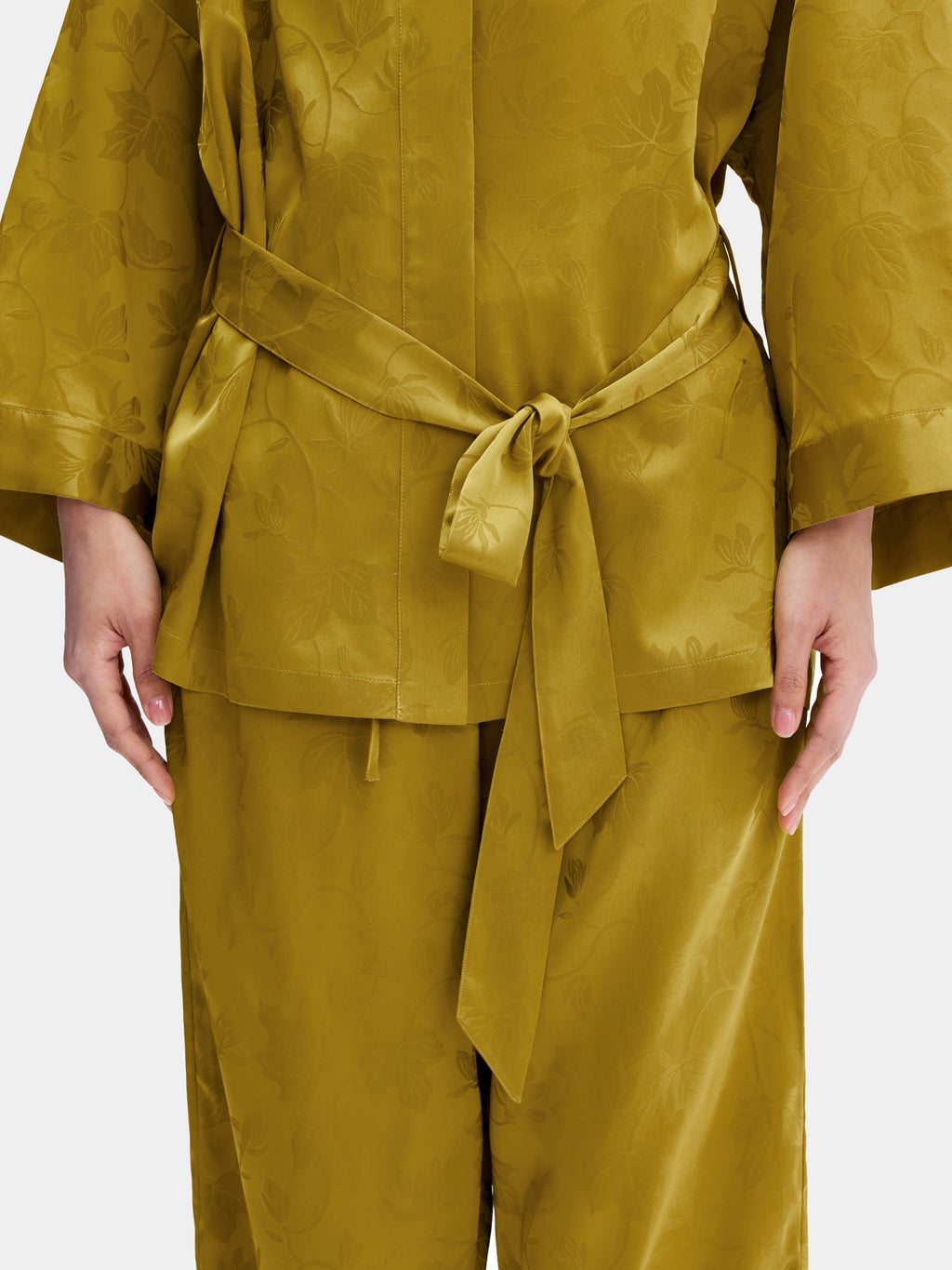 "Urban Jungle" Black Panther Satin Jacquard Loungewear Set Robe & Pants – Dark Gold