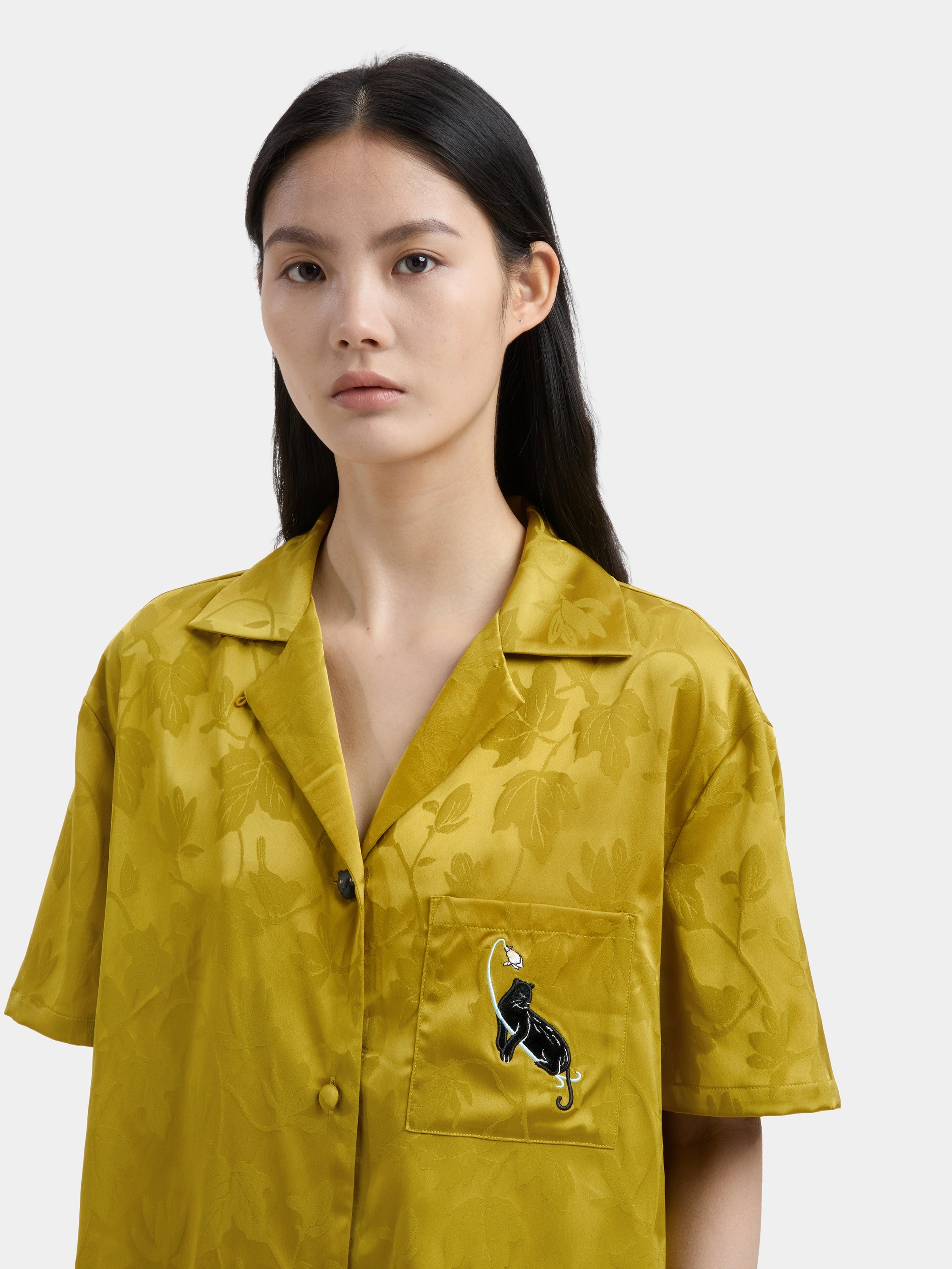 "Urban Jungle" Black Panther Satin Jacquard Loungewear Set Short Sleeve & Shorts – Dark Gold