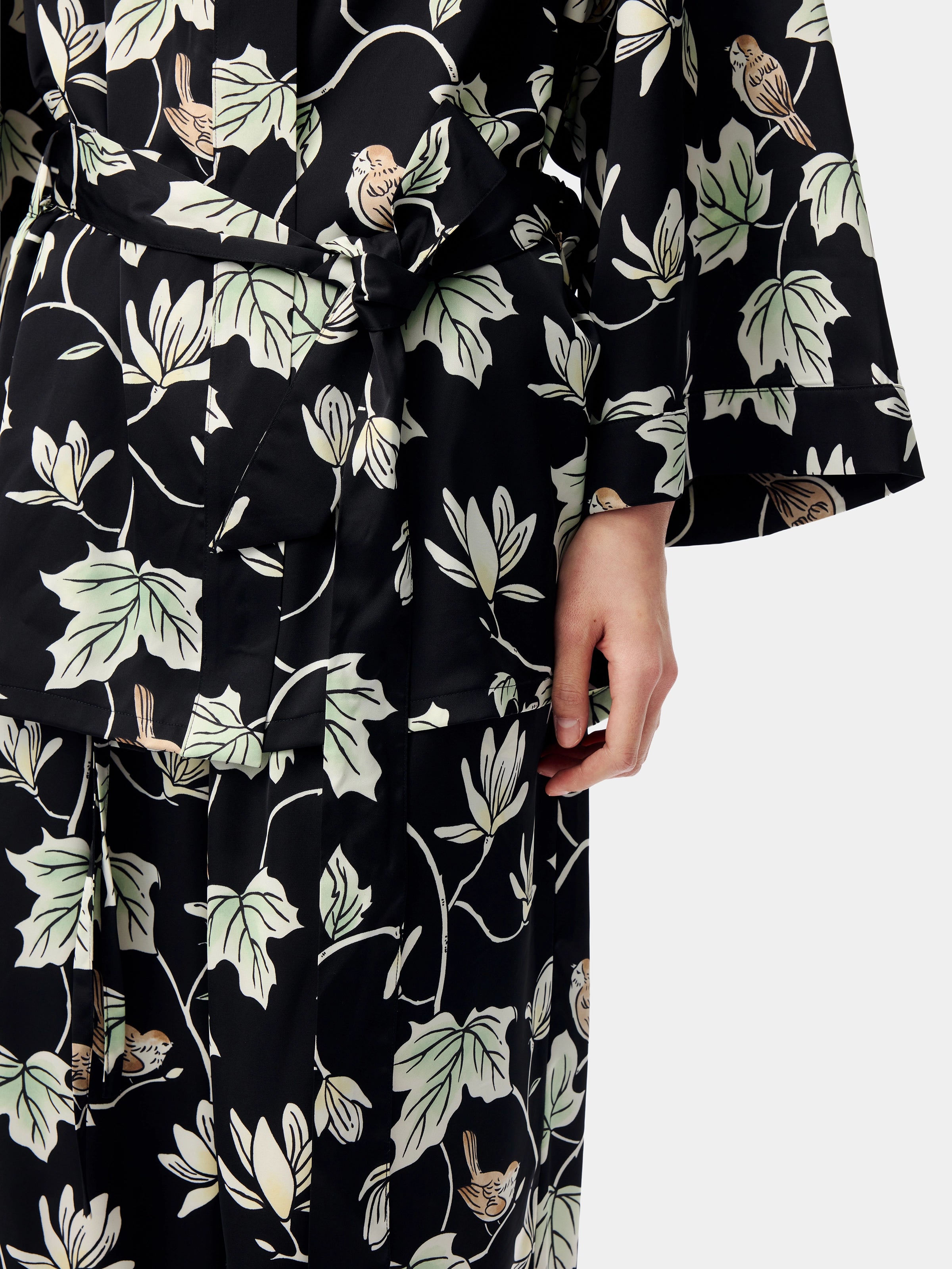 "Urban Jungle" Black Panther Satin Loungewear Set Robe & Pants – Magnolia