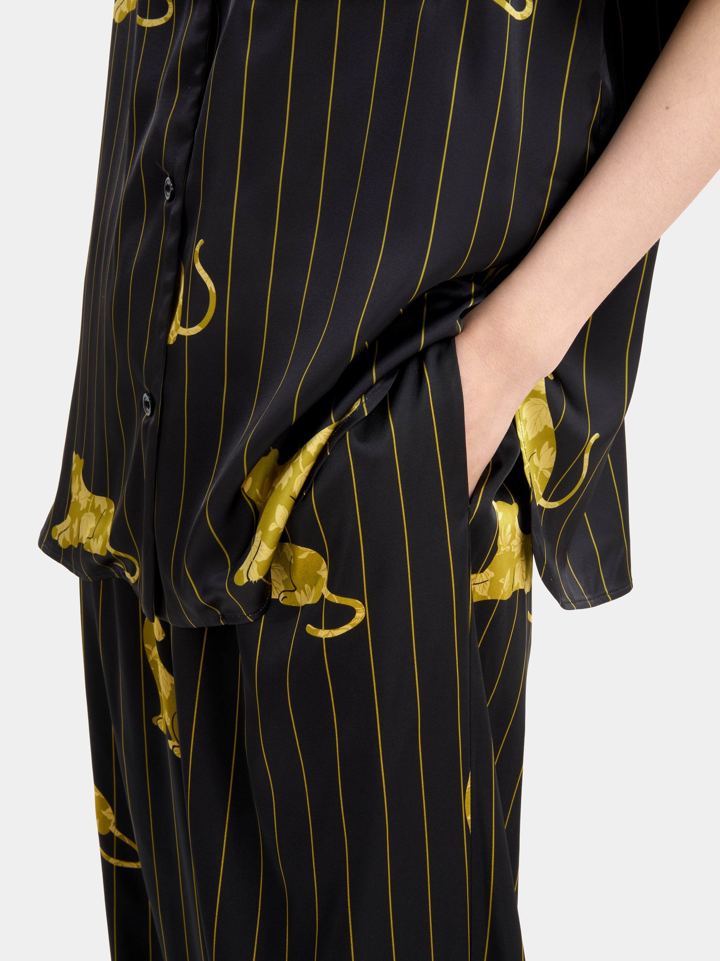 "Urban Jungle" Black Panther Satin Loungewear Set Short Sleeve – Dark Gold