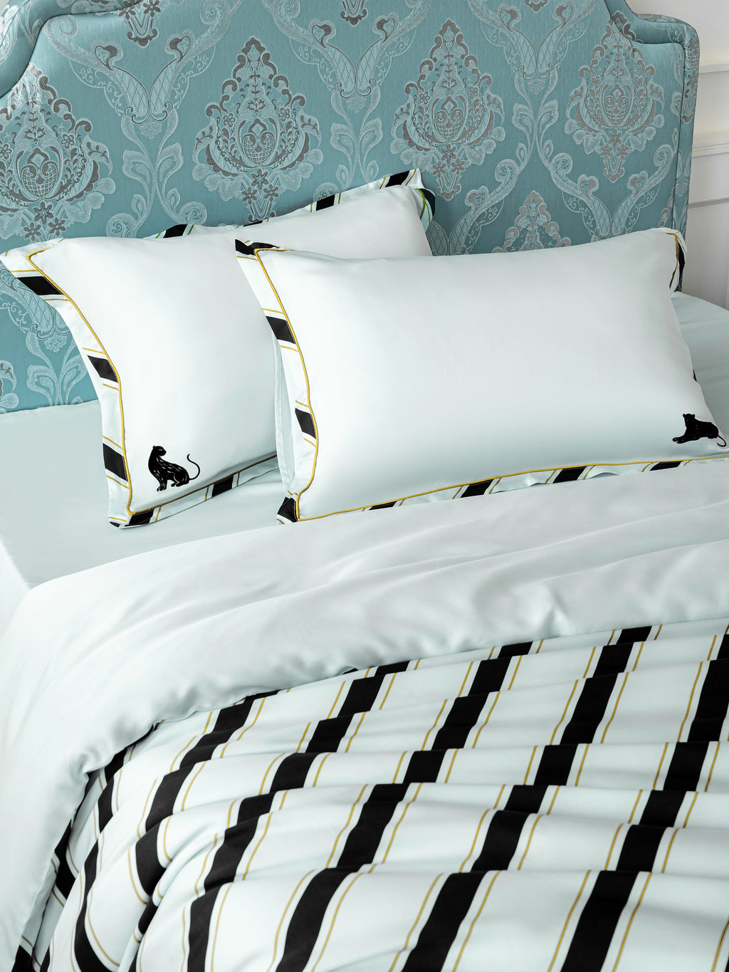 "Urban Jungle" Black Panther Tencel Printed Bedding Set – Blue & Black Stripes