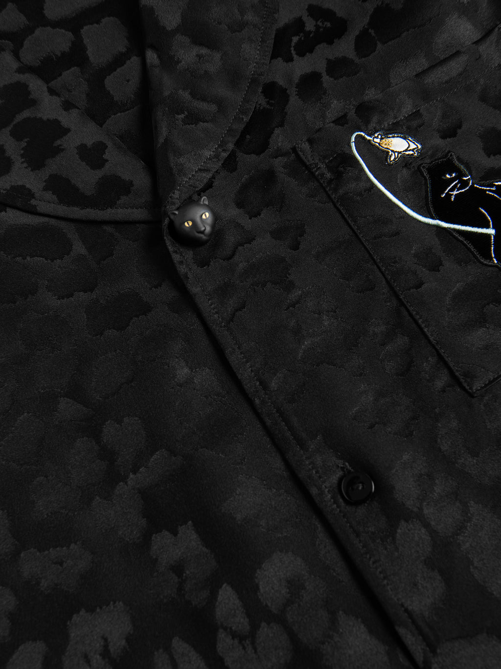 "Urban Jungle" Black Panther 19 Momme Machine-Washable Silk Jacquard Loungewear Set Long Sleeve – Black Leopard