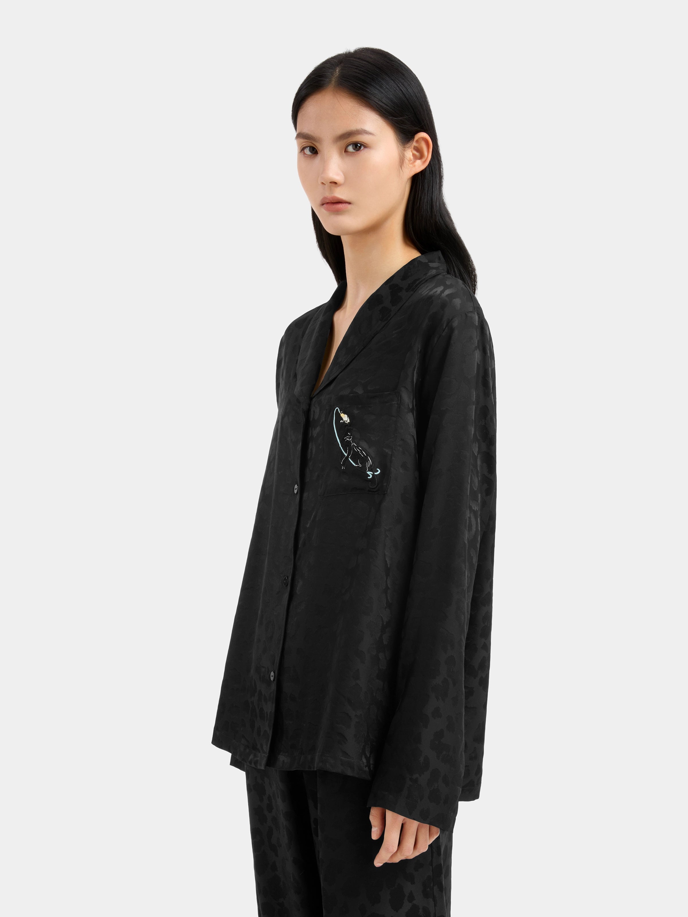"Urban Jungle" Black Panther 19 Momme Machine-Washable Silk Jacquard Loungewear Set Long Sleeve – Black Leopard