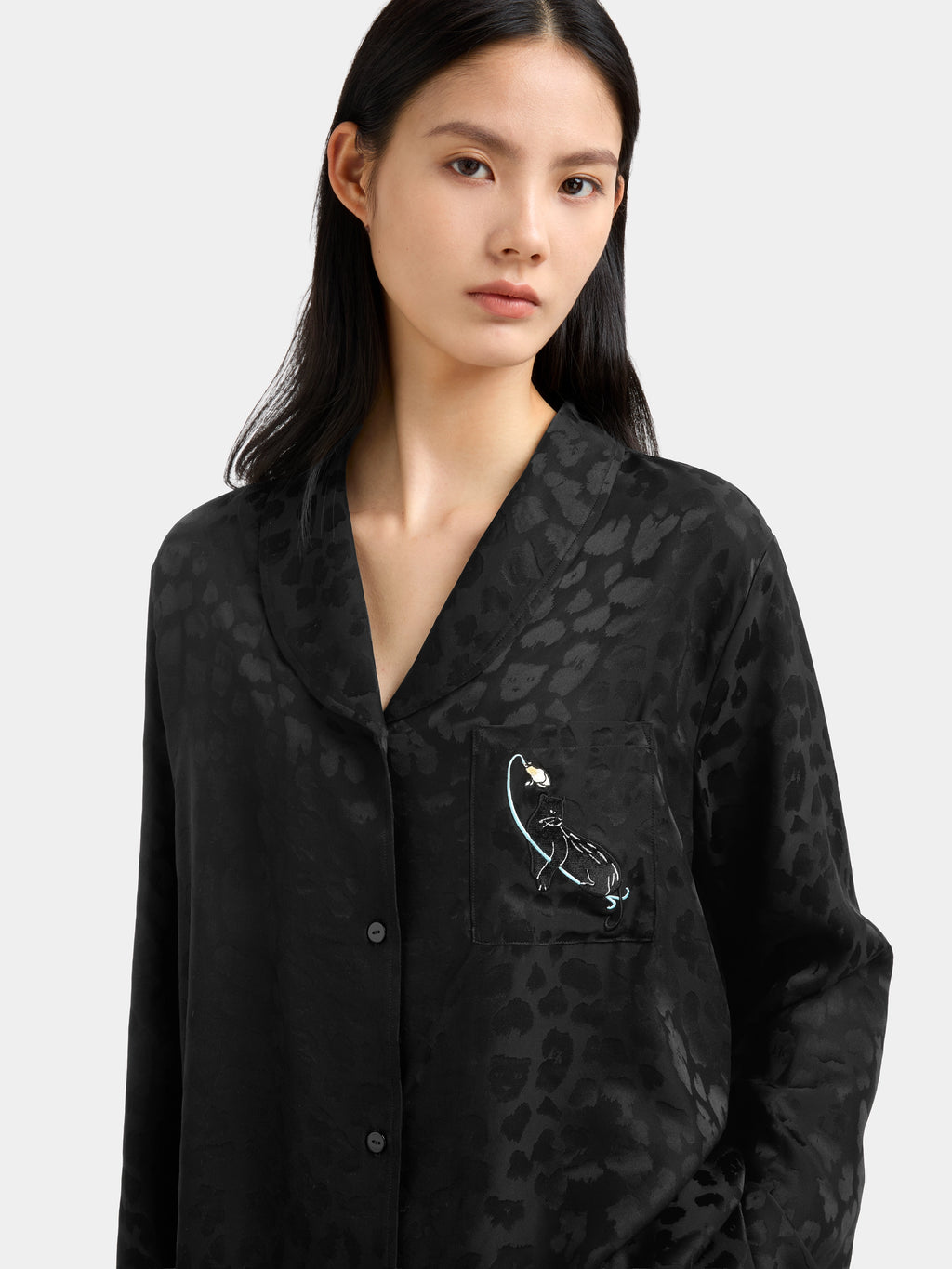 "Urban Jungle" Black Panther 19 Momme Machine-Washable Silk Jacquard Loungewear Set Long Sleeve – Black Leopard