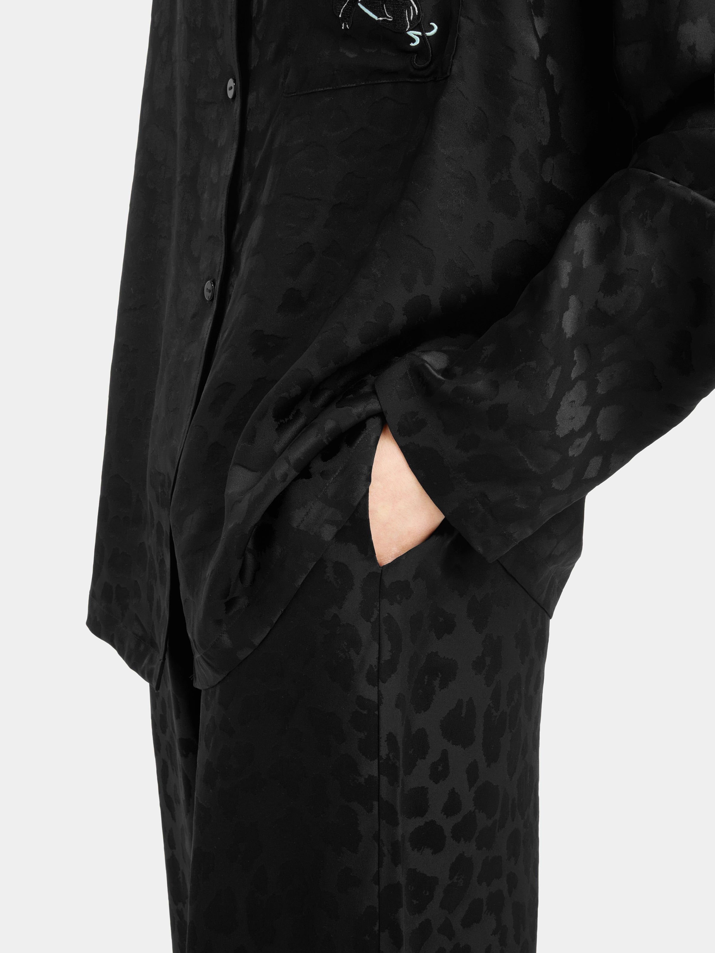 "Urban Jungle" Black Panther 19 Momme Machine-Washable Silk Jacquard Loungewear Set Long Sleeve – Black Leopard