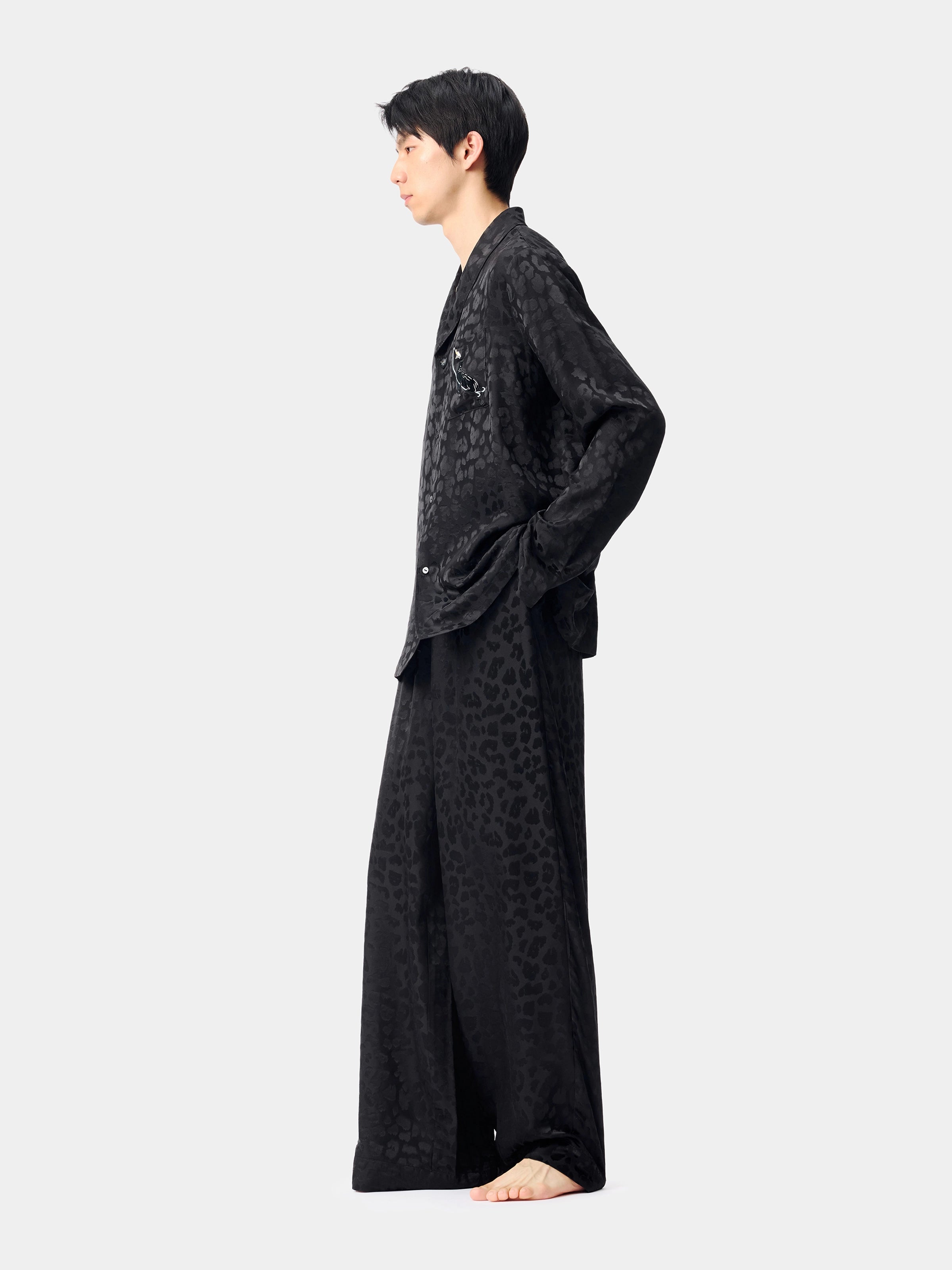 "Urban Jungle" Black Panther 19 Momme Machine-Washable Silk Jacquard Loungewear Set Long Sleeve – Black Leopard