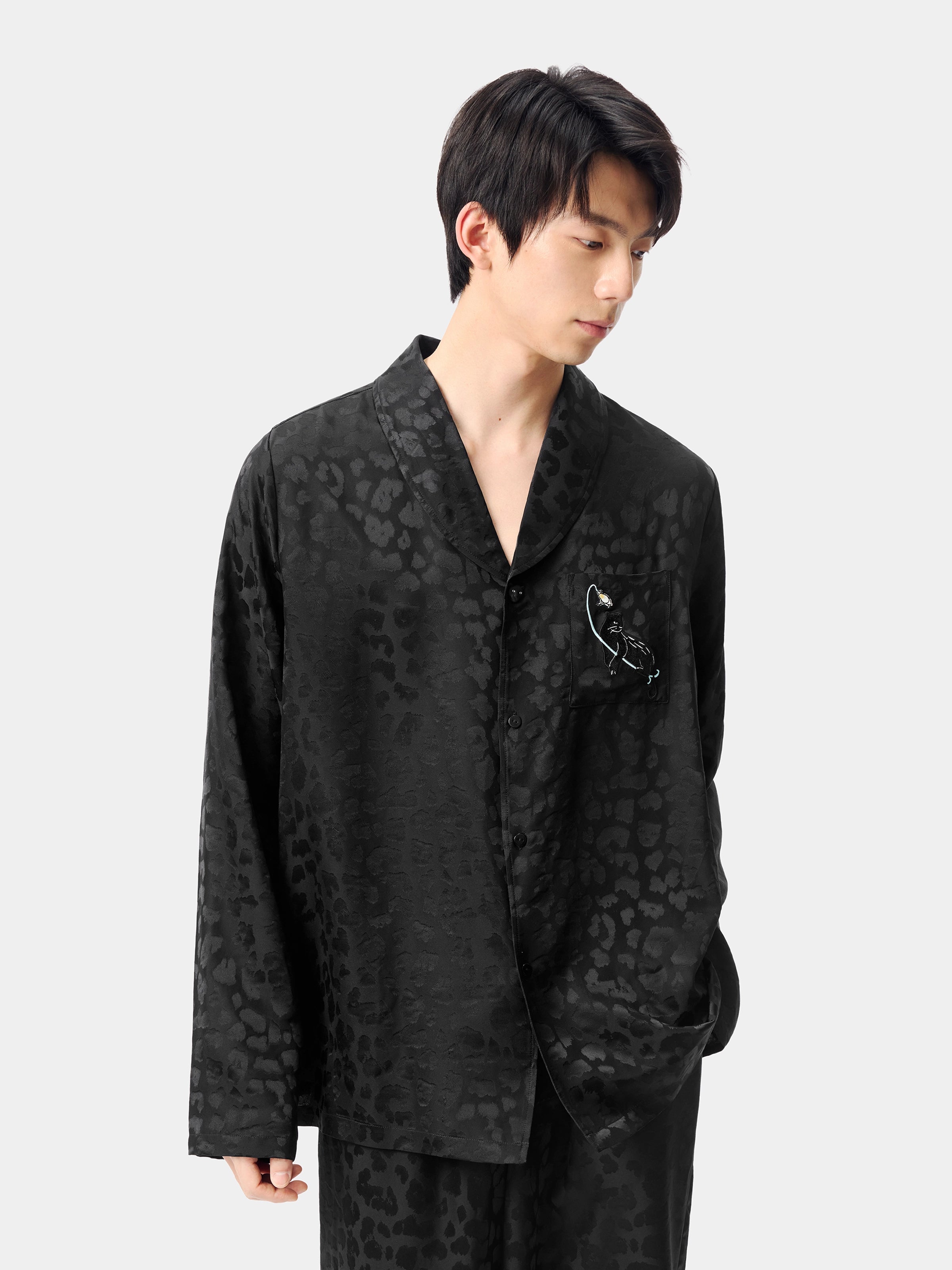 "Urban Jungle" Black Panther 19 Momme Machine-Washable Silk Jacquard Loungewear Set Long Sleeve – Black Leopard