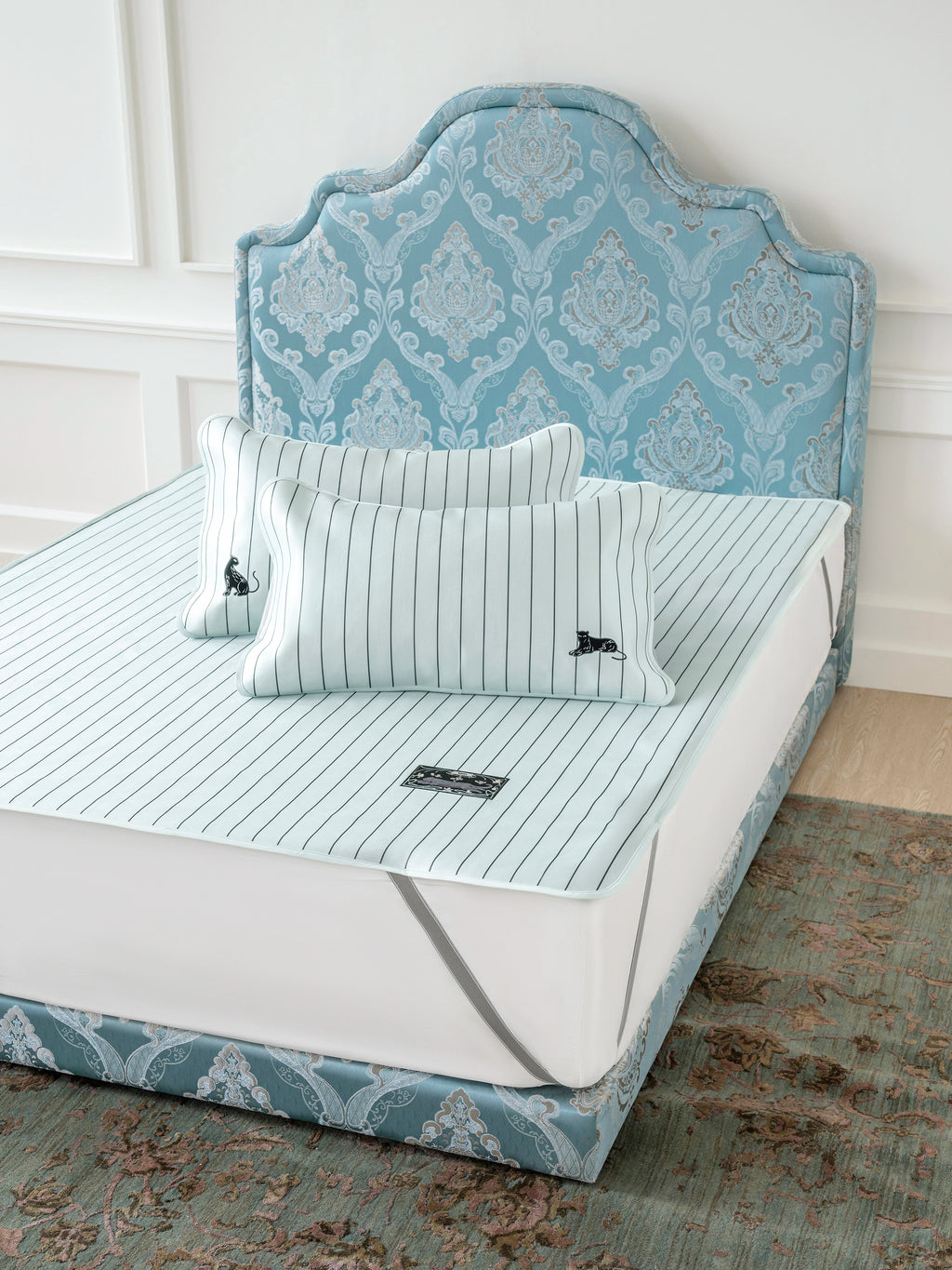 "Urban Jungle" Black Panther Cooling Bed Mat Set – Blue & Black Stripes