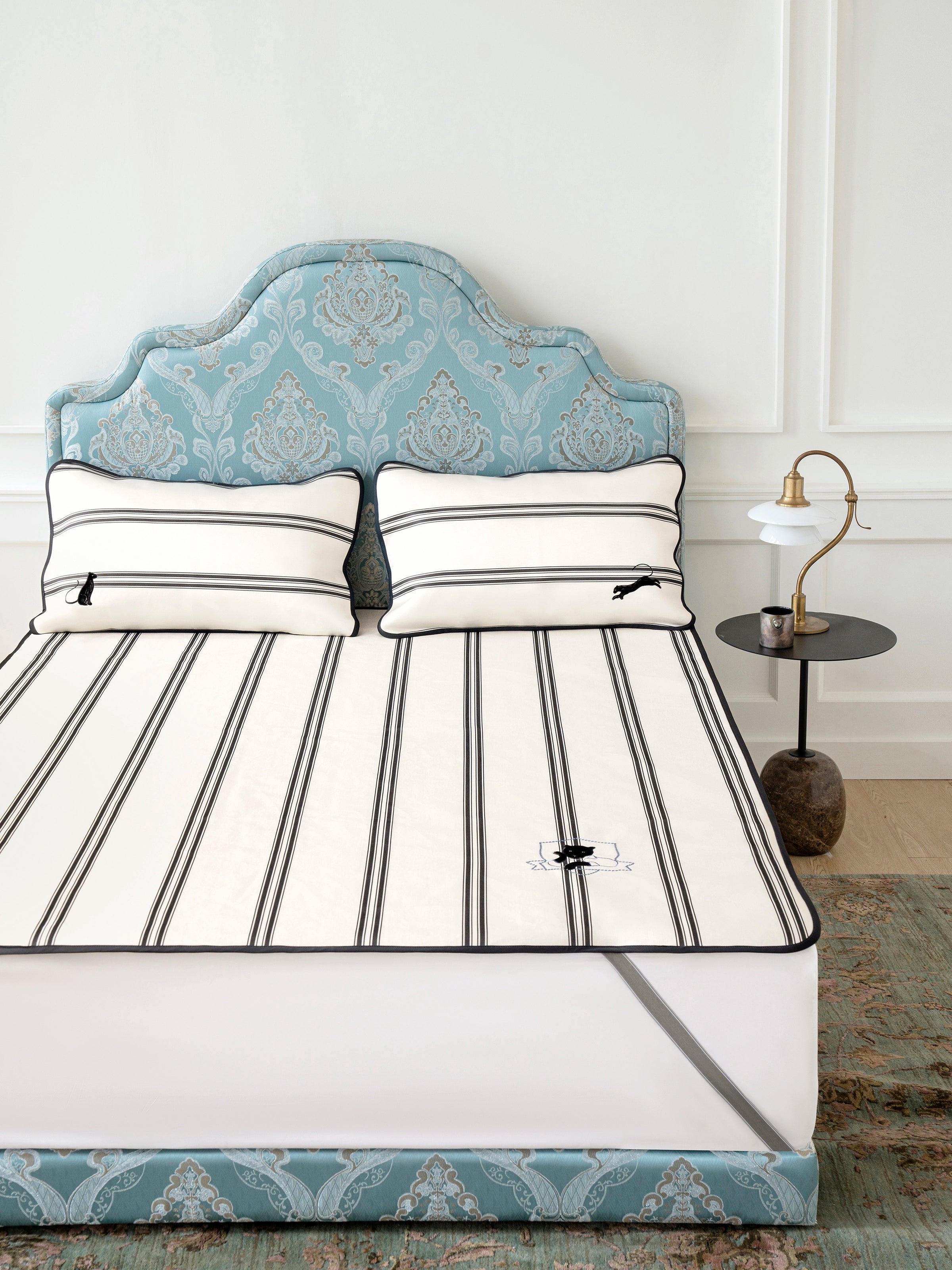 "Urban Jungle" Black Panther Cooling Bed Mat Set – Moonlight White