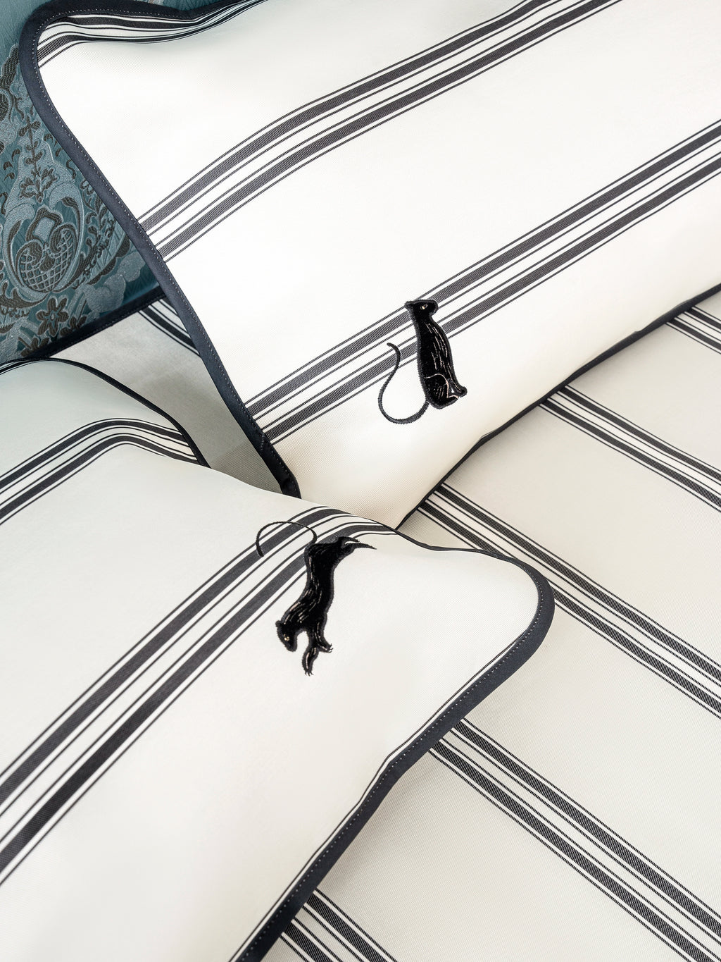 "Urban Jungle" Black Panther Cooling Bed Mat Set – Moonlight White