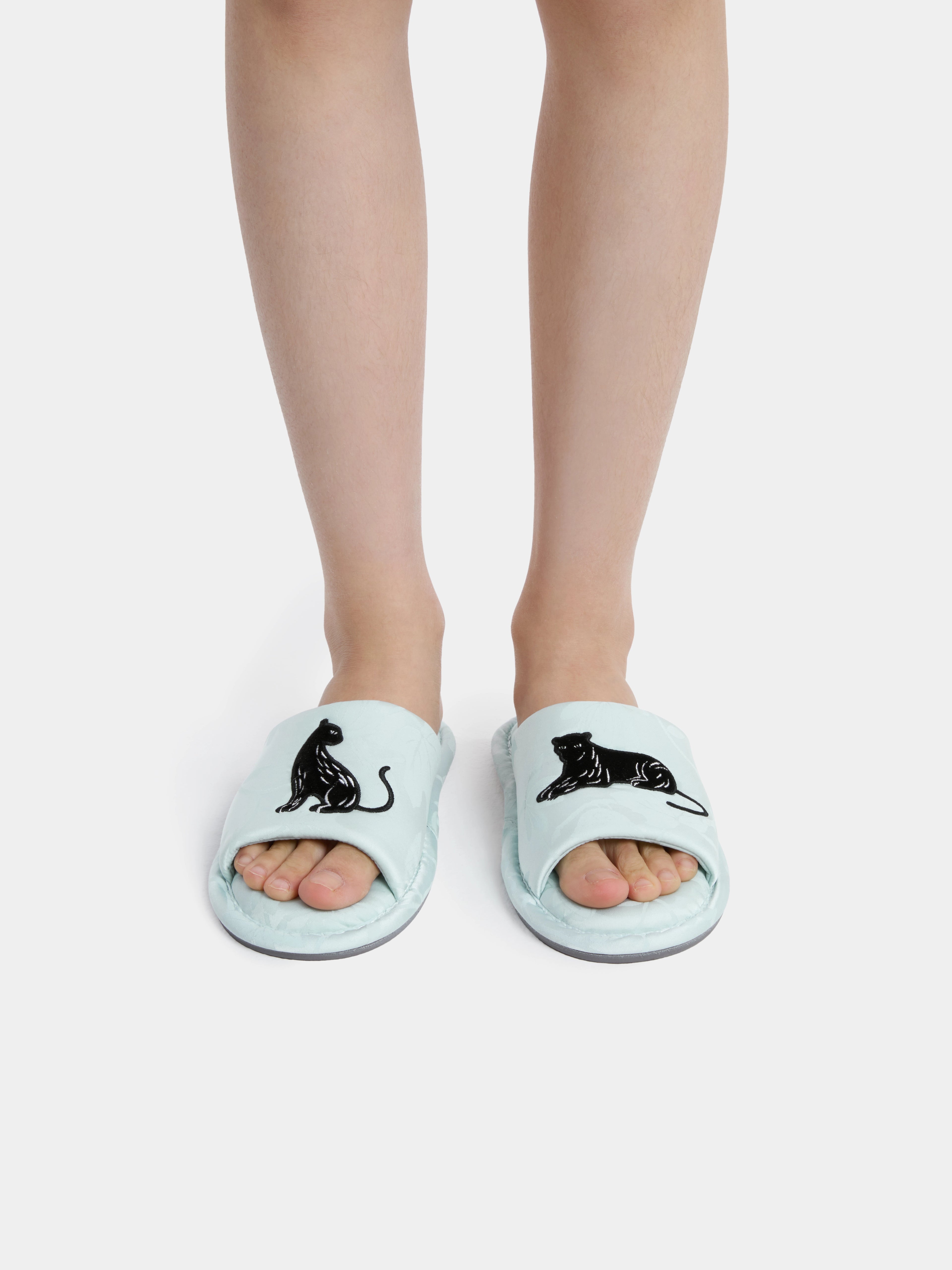 "Urban Jungle" Black Panther Jacquard Open-Toe Slippers – Mist Blue