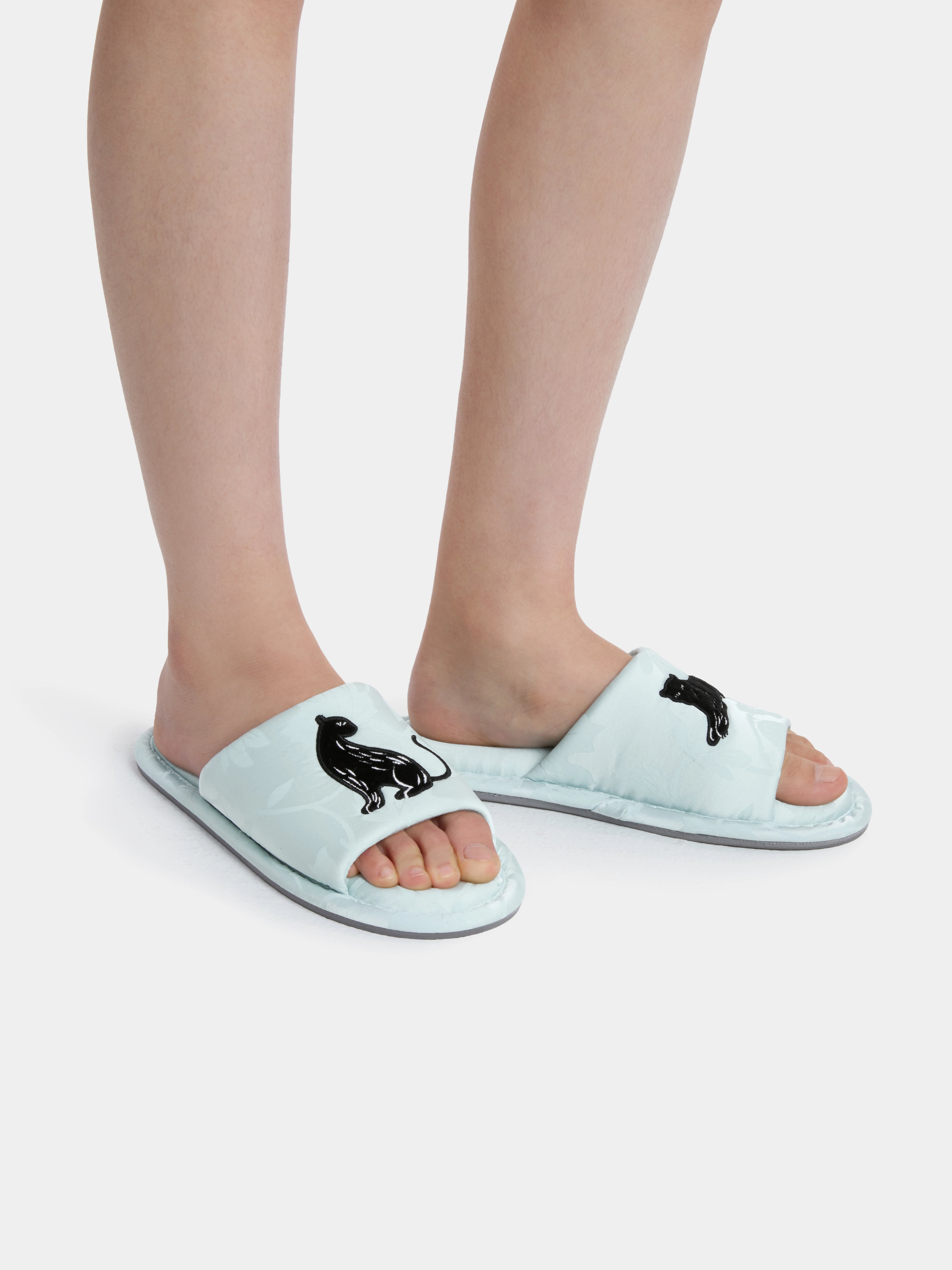 "Urban Jungle" Black Panther Jacquard Open-Toe Slippers – Mist Blue