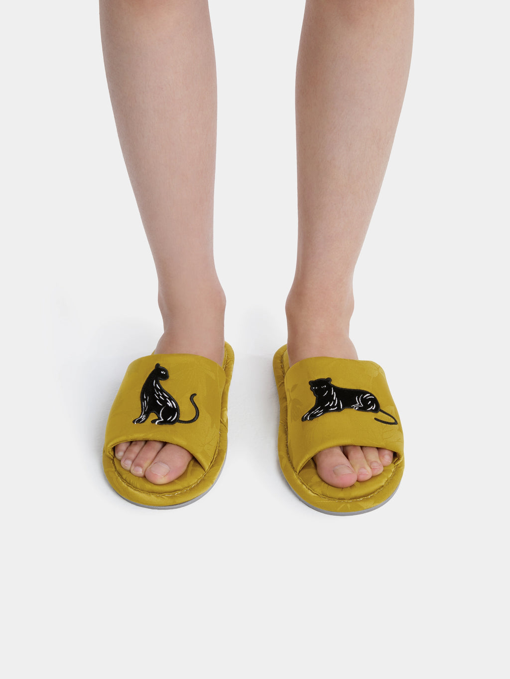 "Urban Jungle" Black Panther Jacquard Open-Toe Slippers – Dark Gold