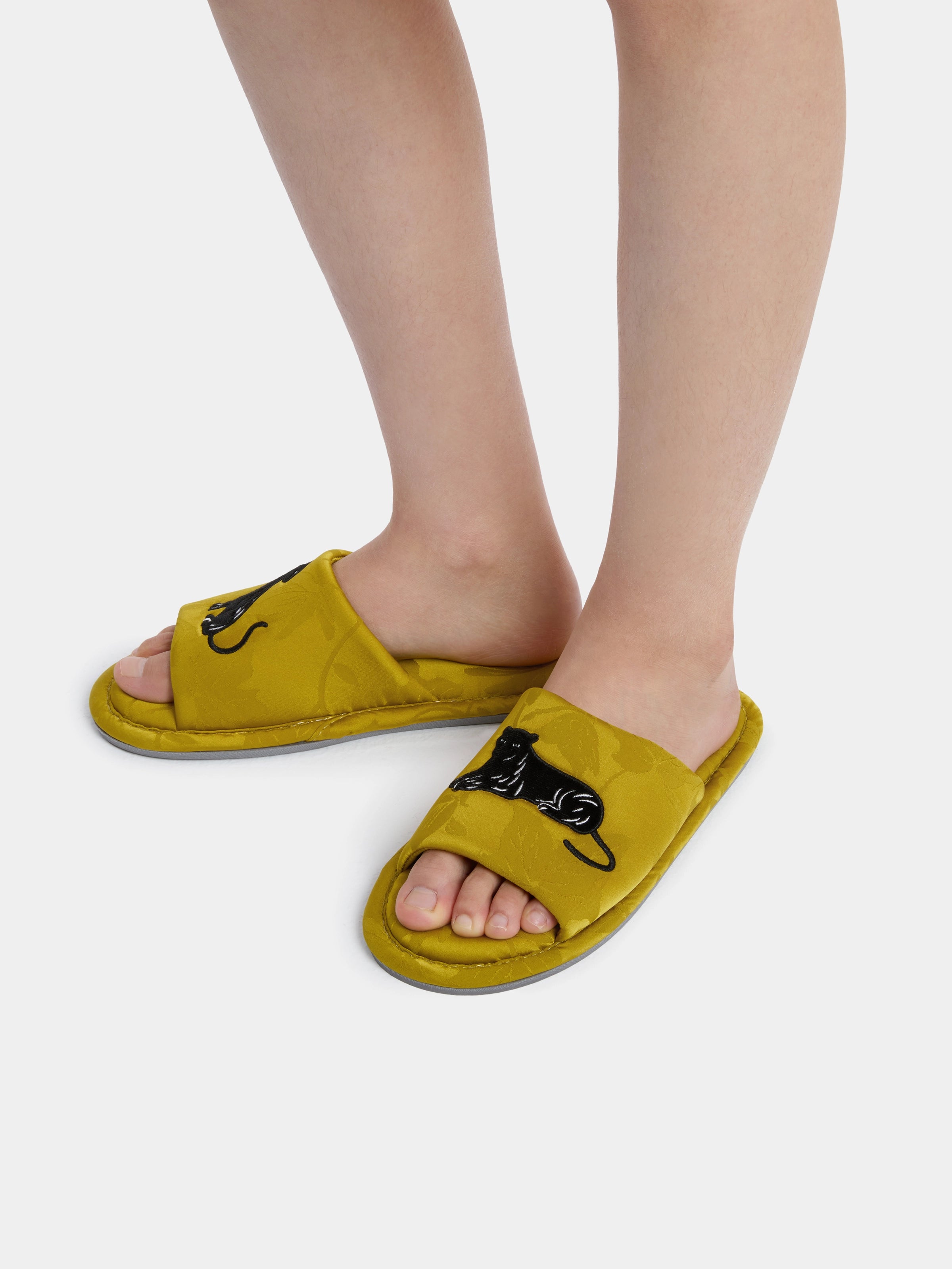"Urban Jungle" Black Panther Jacquard Open-Toe Slippers – Dark Gold