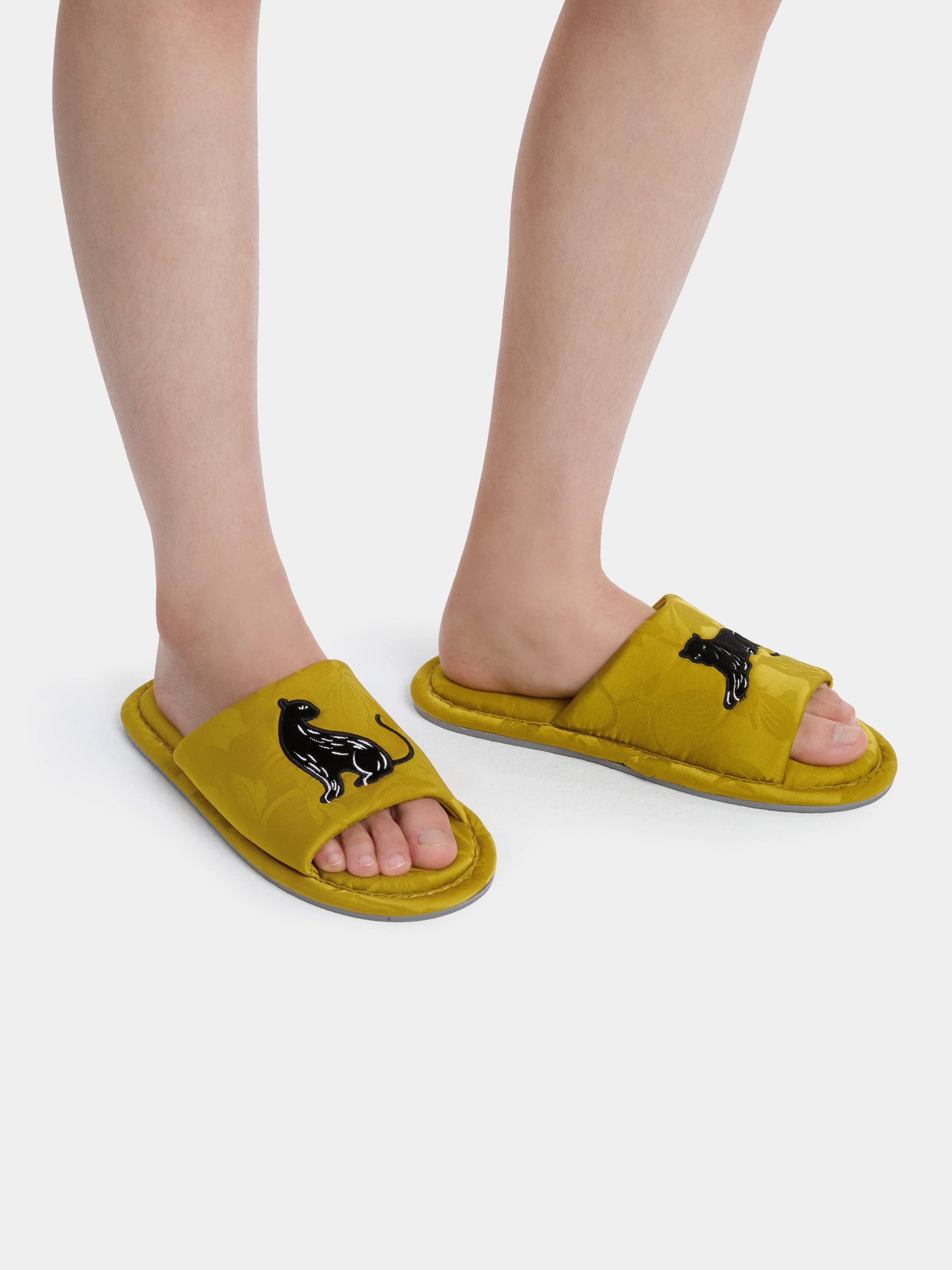 "Urban Jungle" Black Panther Jacquard Open-Toe Slippers – Dark Gold