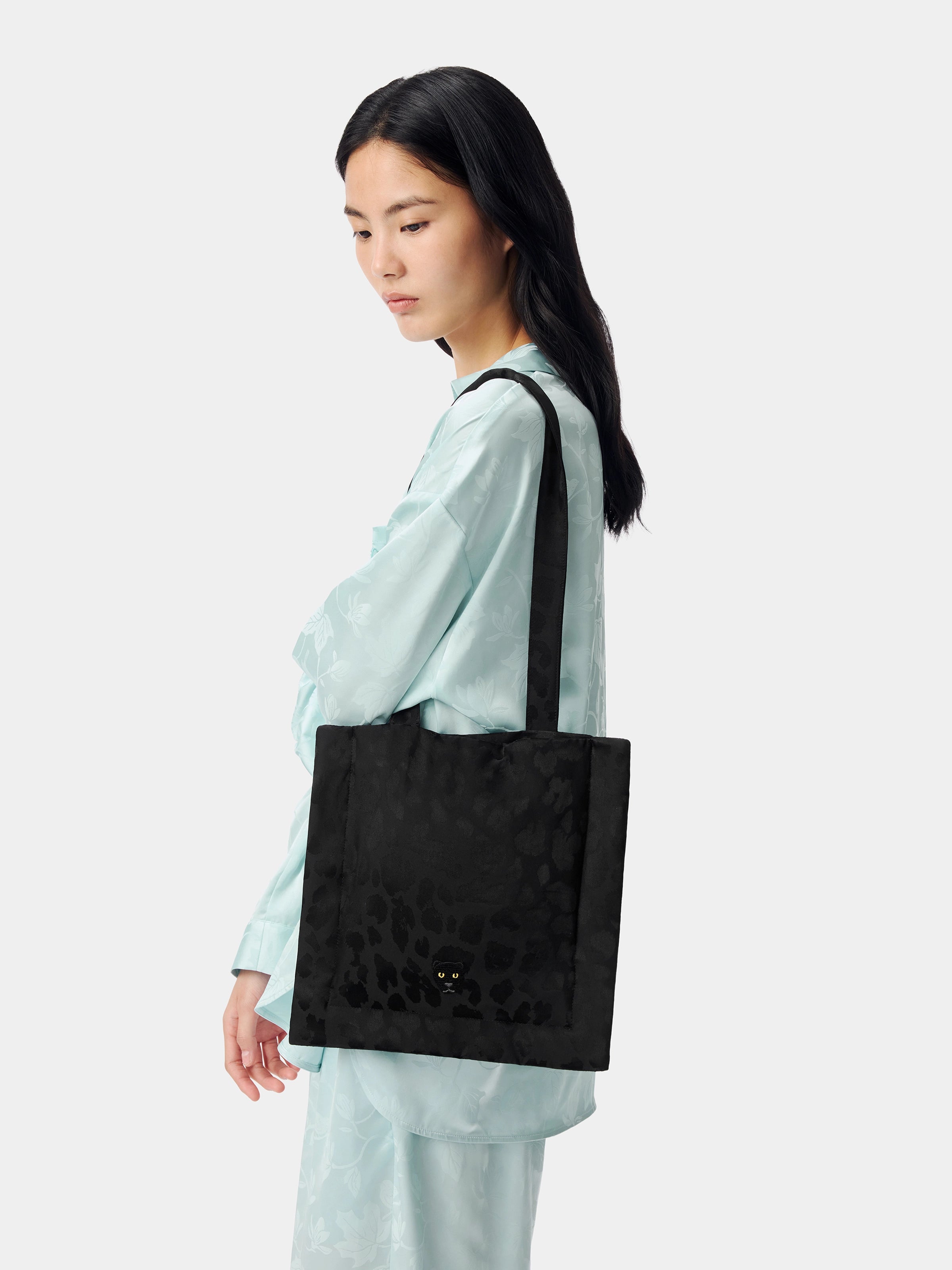 "Urban Jungle" Black Panther Machine-Washable Silk Tote Bag – Black Leopard
