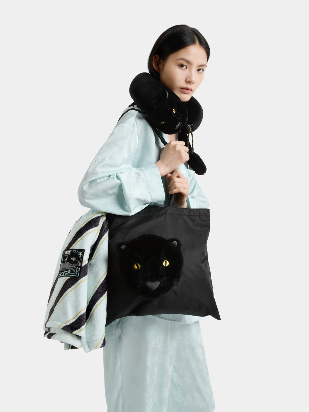 "Urban Jungle" Black Panther Travel Nap Set