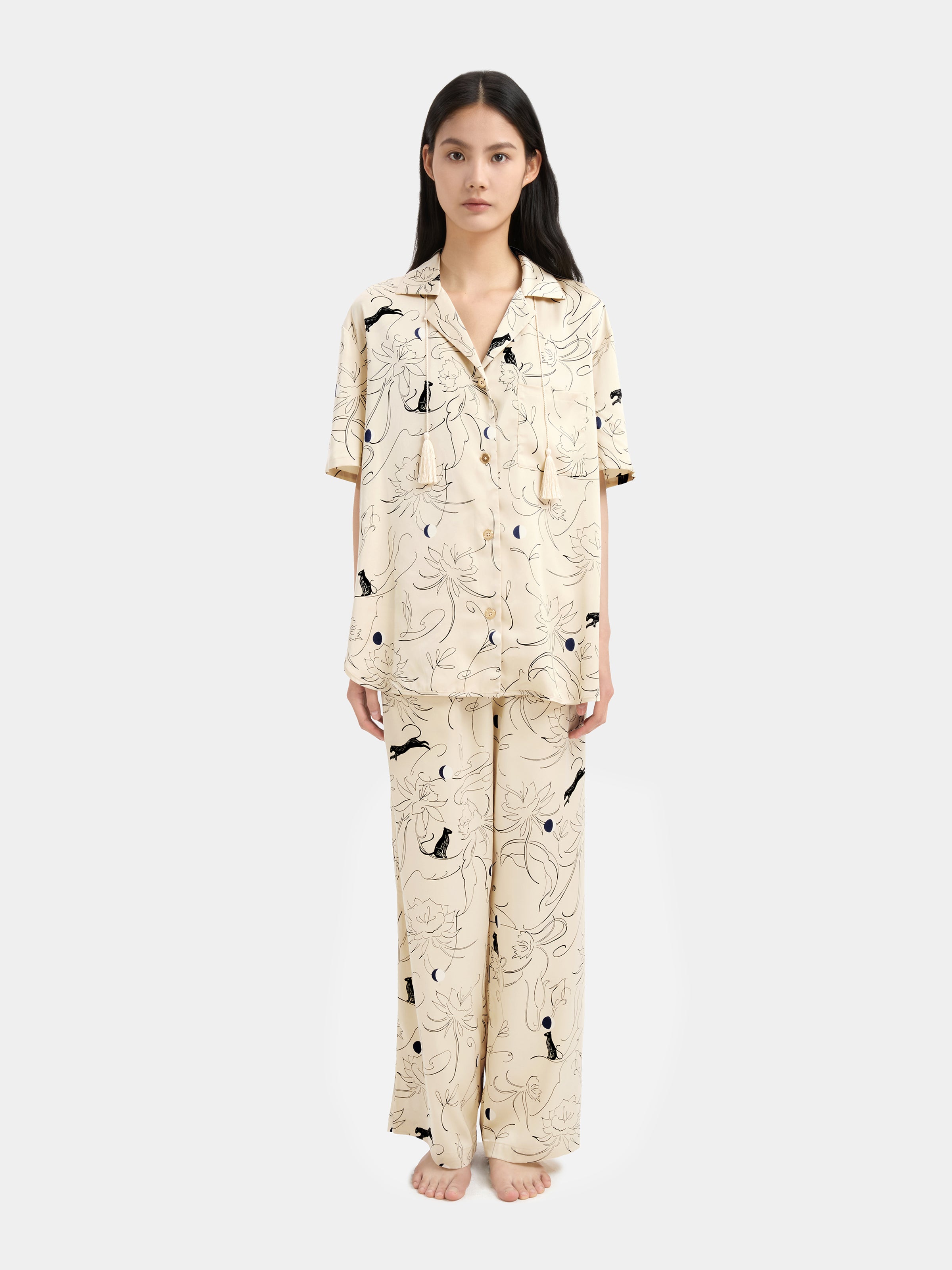 "Urban Jungle" Satin Loungewear Set Short Sleeve & Pants – Dune Gold