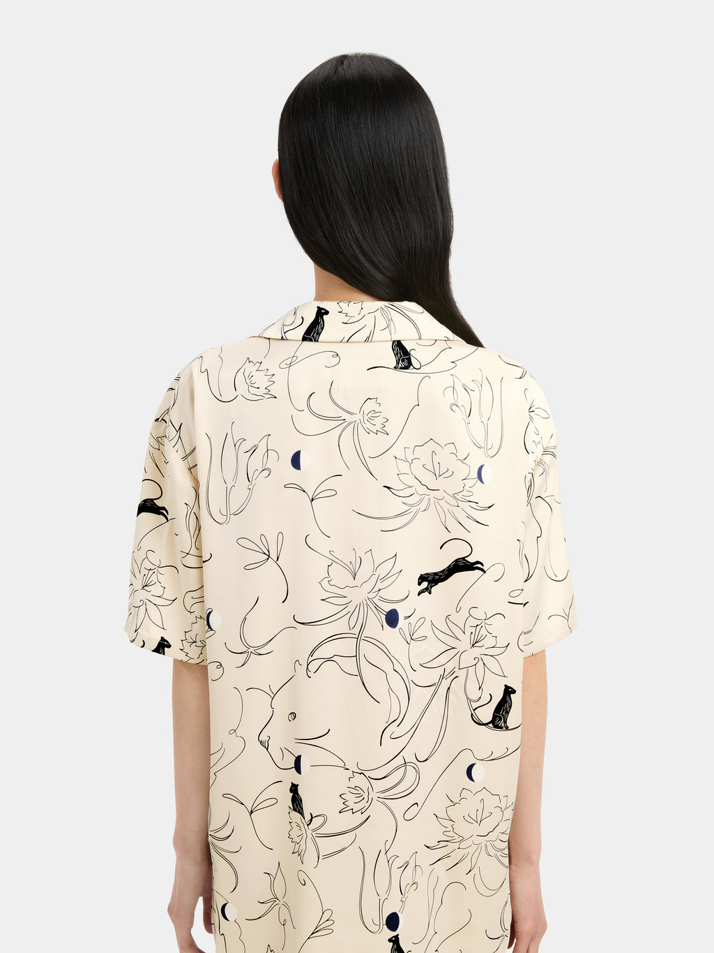 "Urban Jungle" Satin Loungewear Set Short Sleeve & Pants – Dune Gold