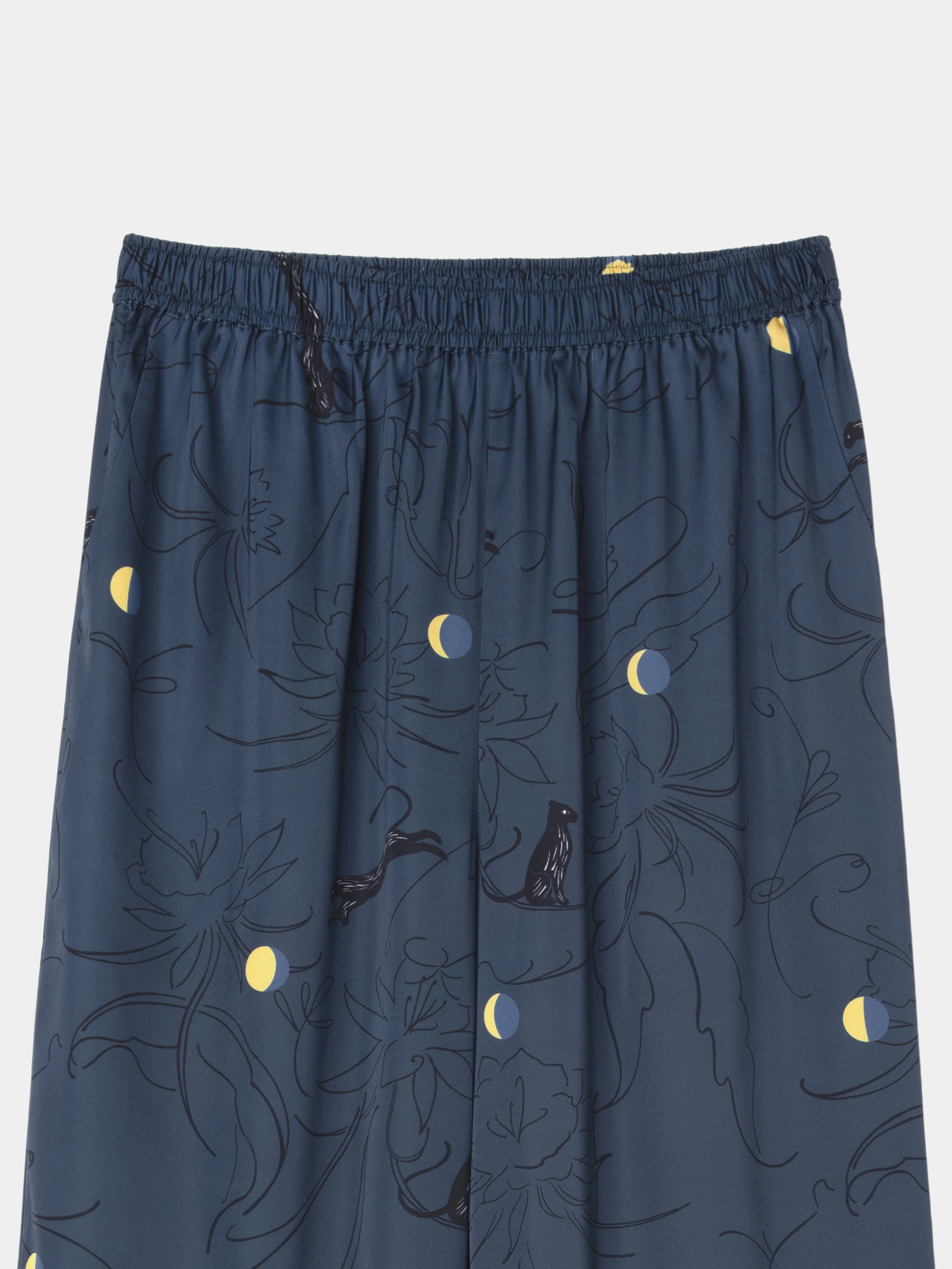 "Urban Jungle" Satin Loungewear Set Short Sleeve & Pants – Night Blue
