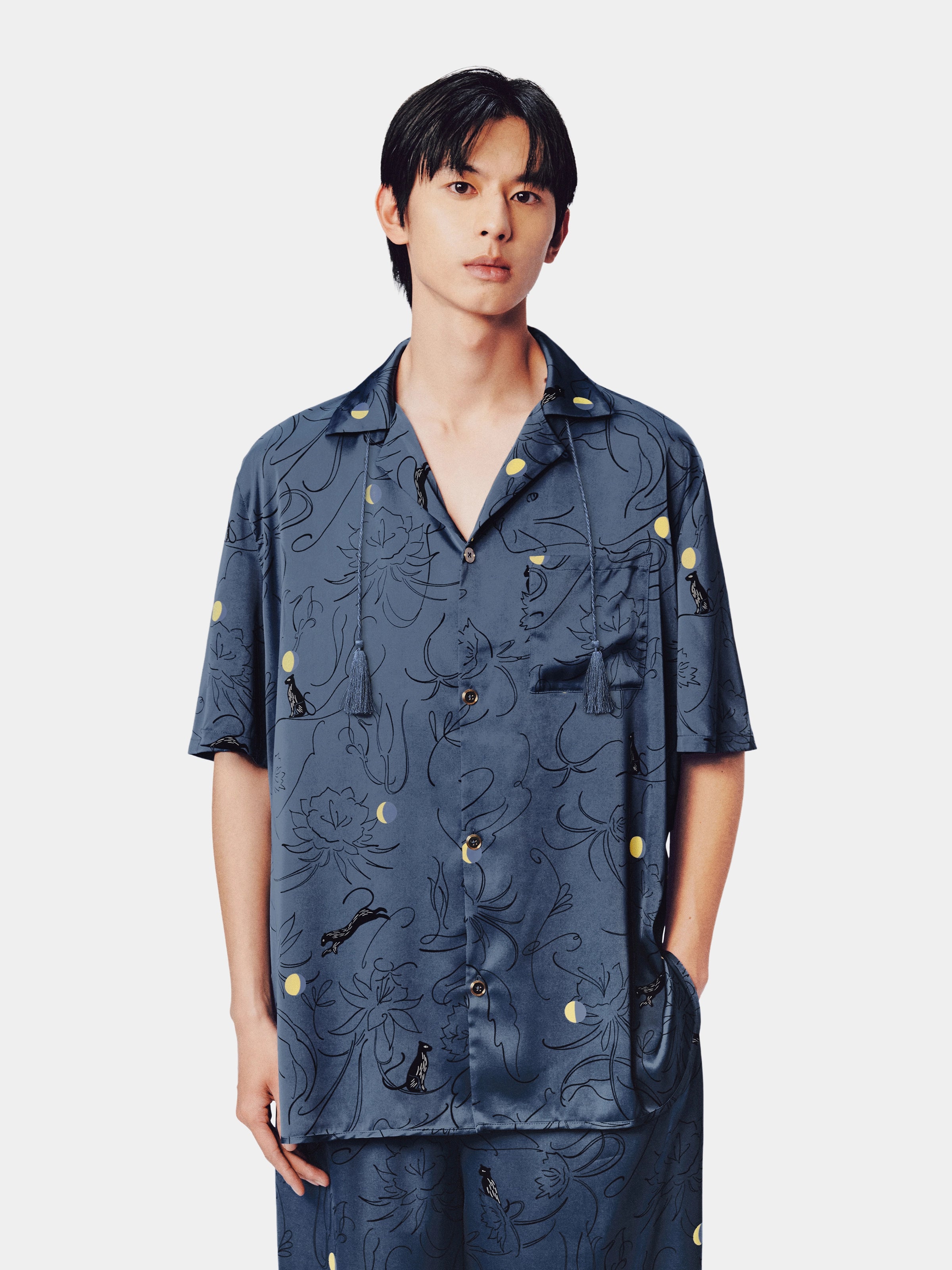 "Urban Jungle" Satin Loungewear Set Short Sleeve & Pants – Night Blue