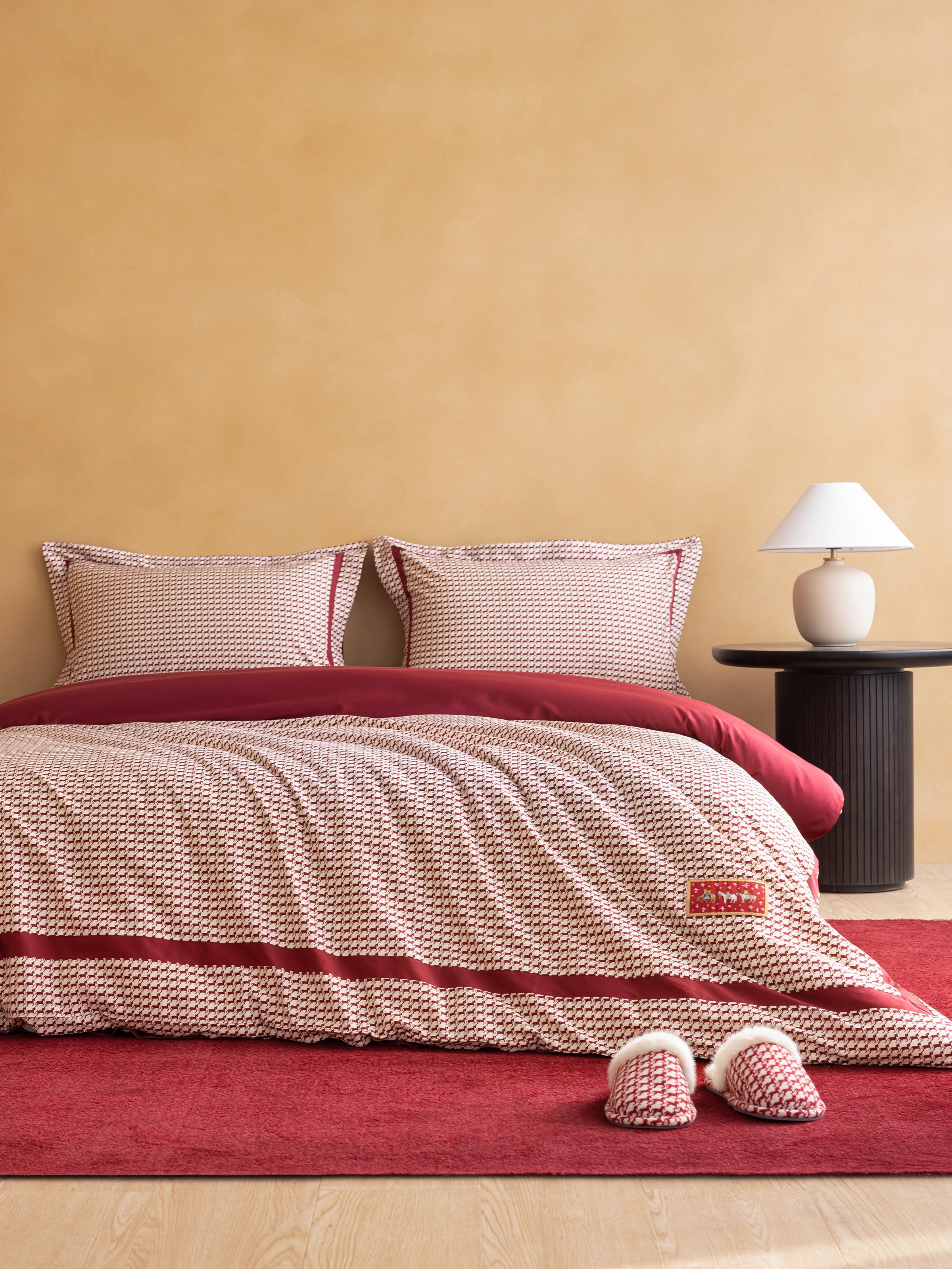 "Year of the Horse" Cotton Satin Bedding Set – Houndstooth Red