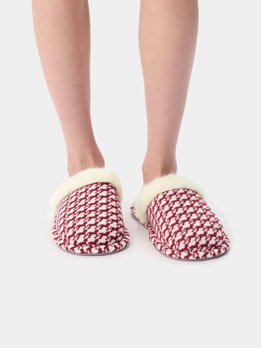 "Year of the Horse" Fluffy Slippers – Houndstooth Red